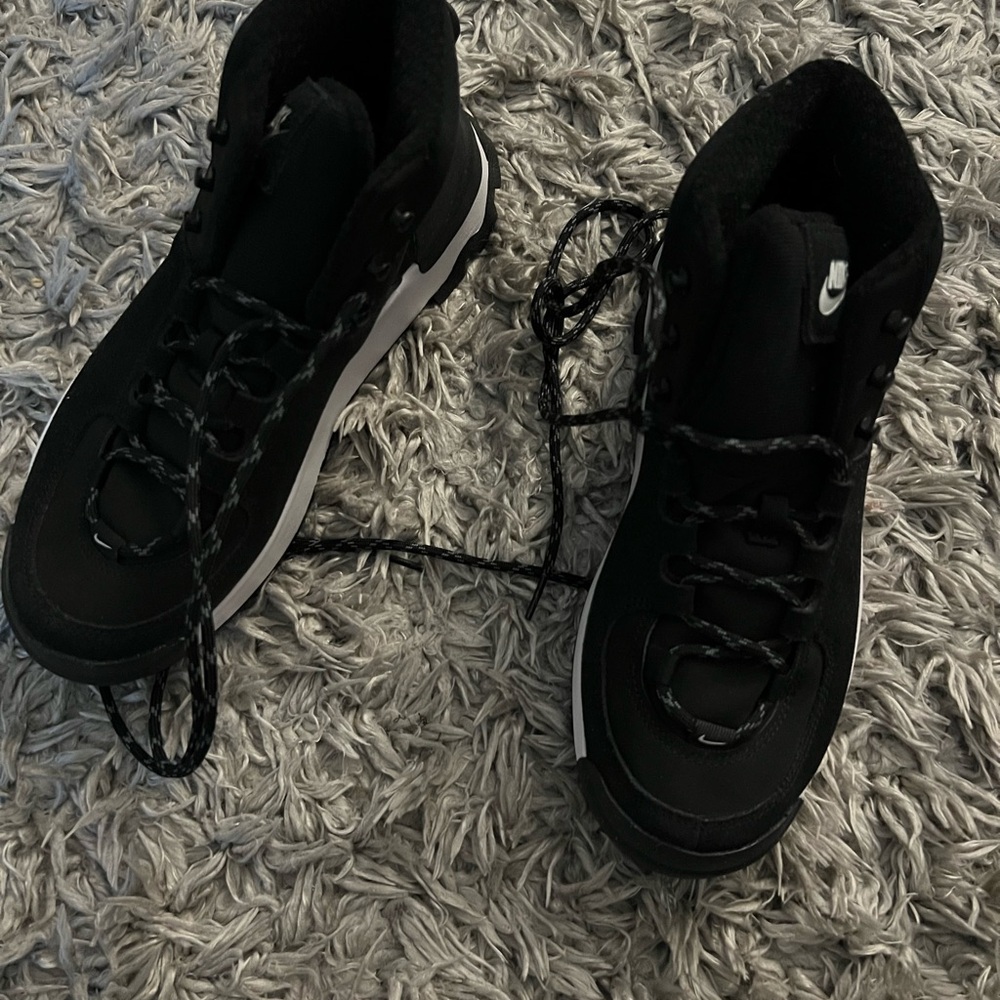 Nike City Classic boot womens new without box black/white size: 7.5 - Picture 8 of 8